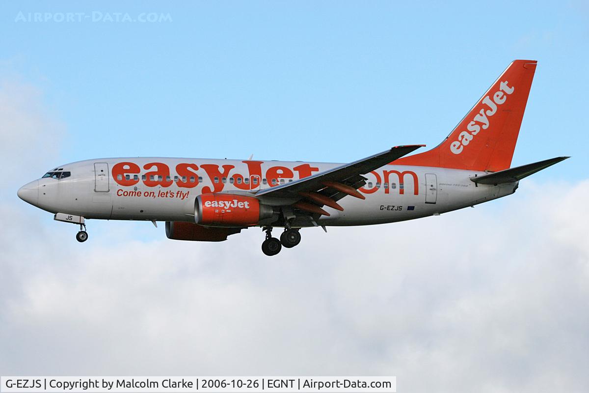 G-EZJS, 2002 Boeing 737-73V C/N 32414, Boeing 737-73V on approach to 25 at Newcastle Airport, October 2006.