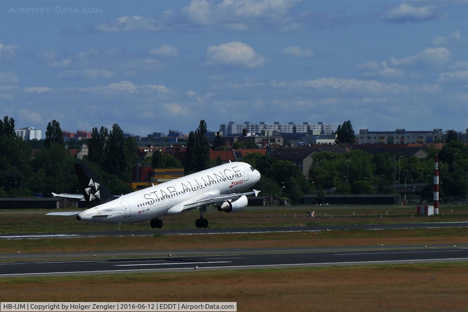 HB-IJM, 1996 Airbus A320-214 C/N 635, TXL waving good bye tour no.4 since 2011