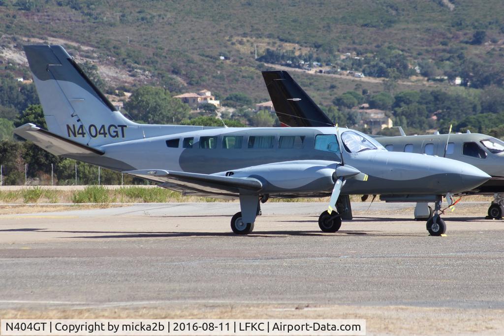 N404GT, 1978 Cessna 404 Titan C/N 404-0640, Taxiing