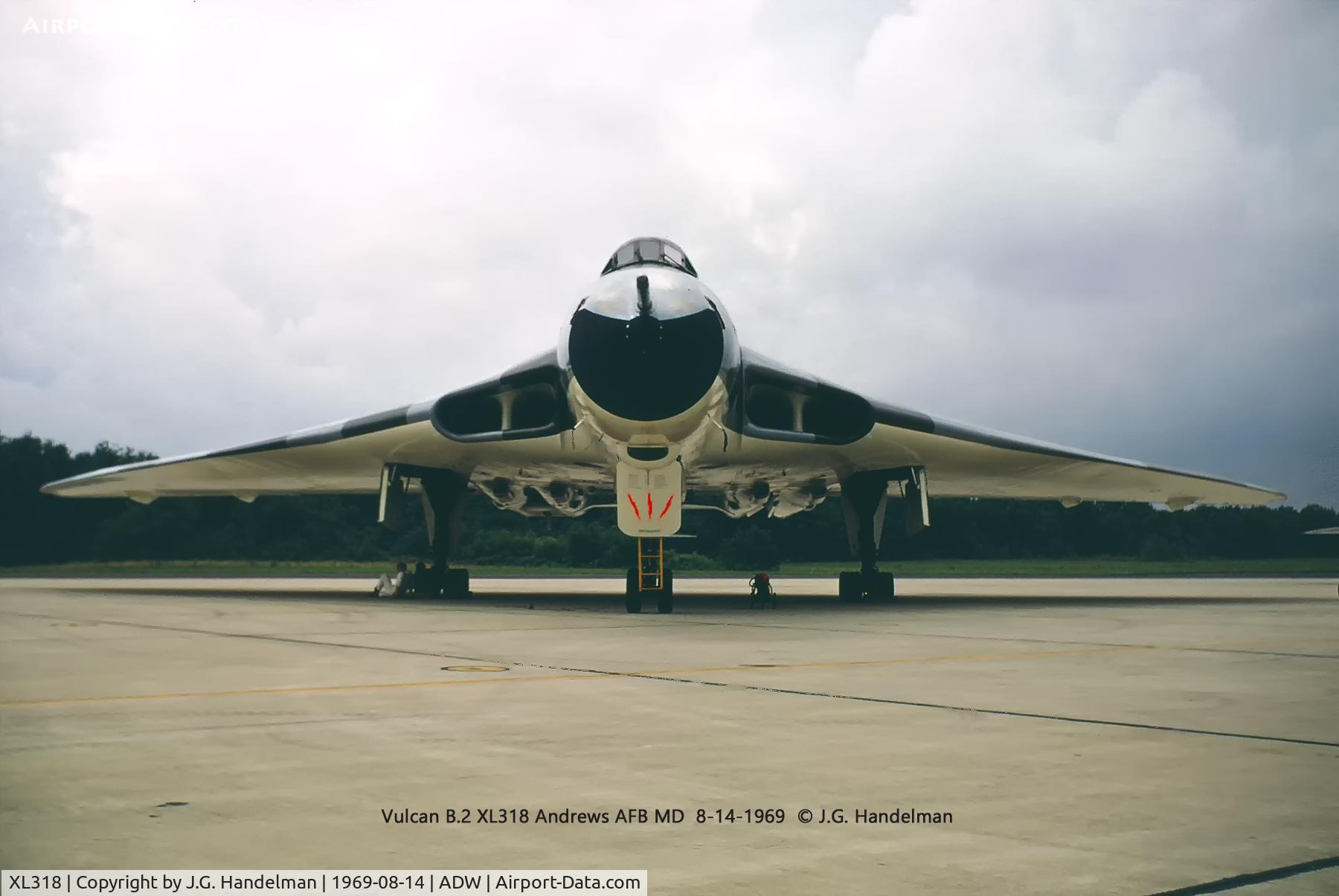 XL318, 1961 Avro Vulcan B.2 C/N Set 27, Bow view.