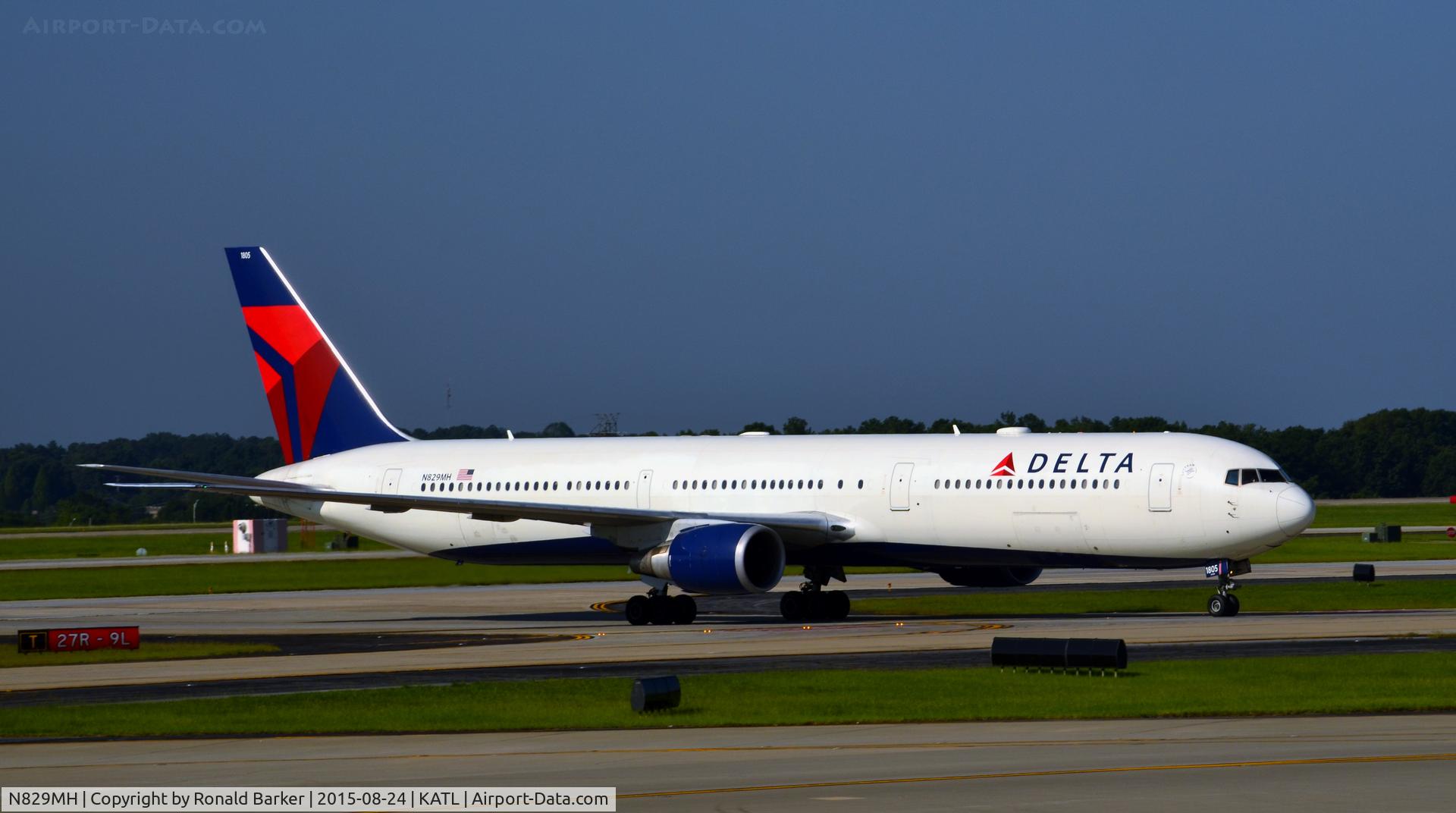 N829MH, 2000 Boeing 767-432/ER C/N 29700, Taxi Atlanta