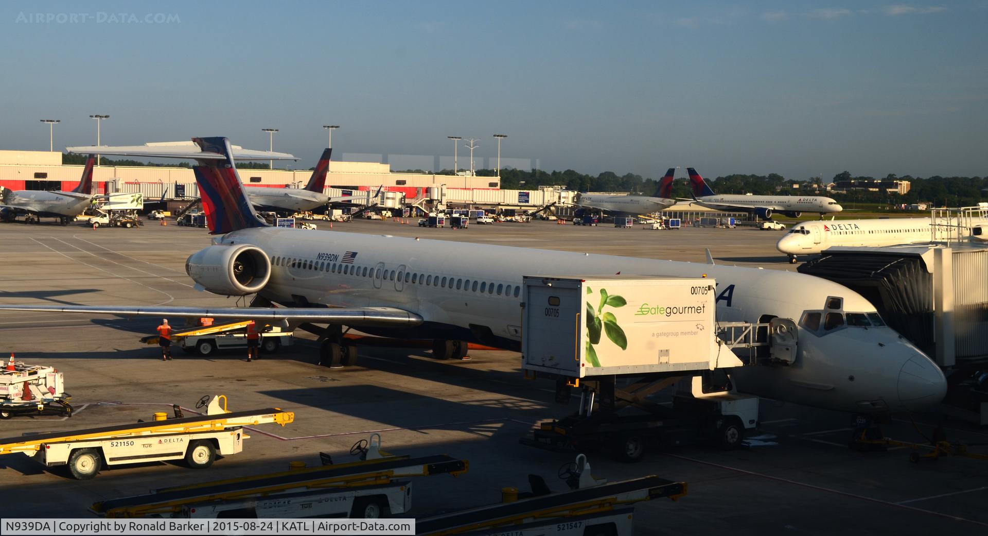N939DA, 2008 Diamond DA-20C-1 Eclipse C/N C0505, At the gate Atlanta