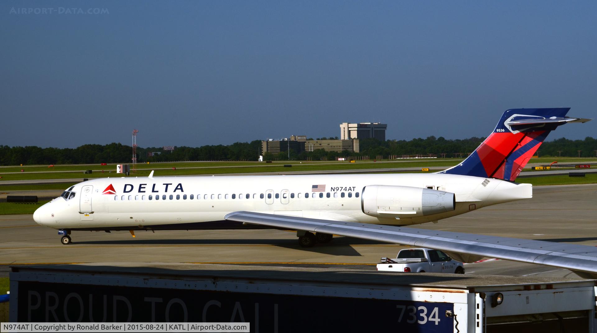 N974AT, 2002 Boeing 717-200 C/N 55034, Taxi Atlanta
