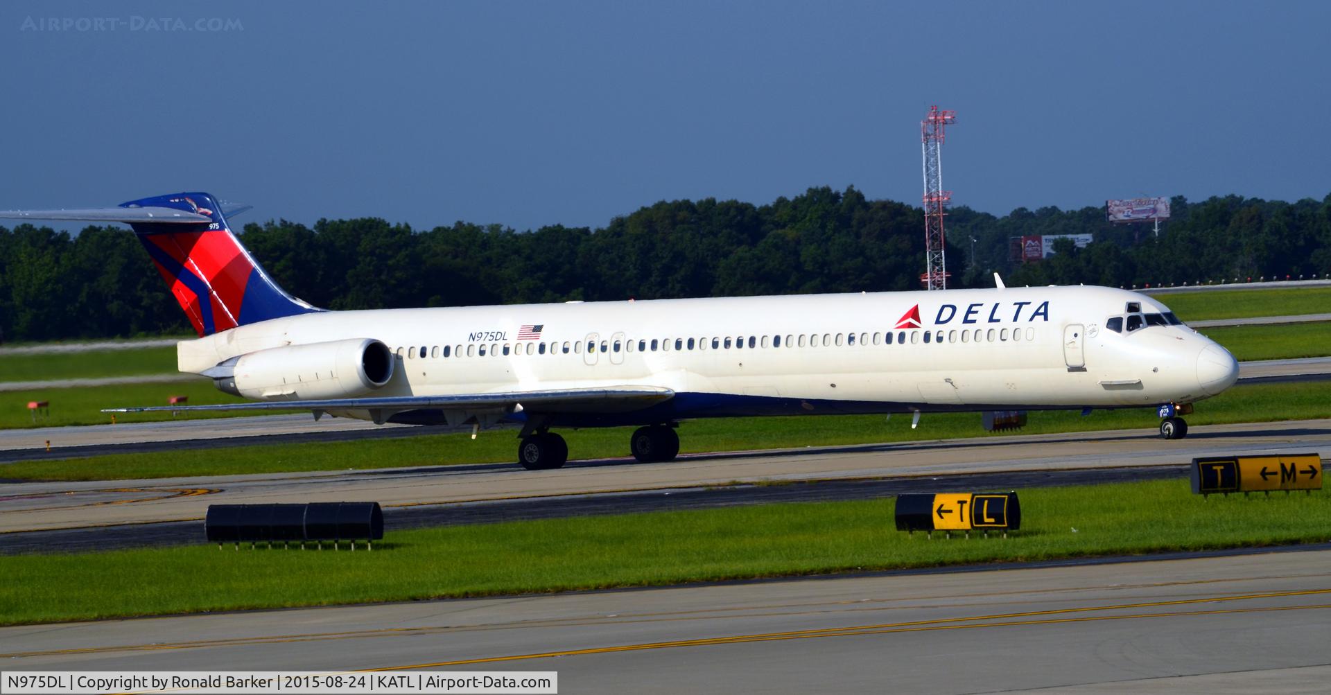 N975DL, 1991 McDonnell Douglas MD-88 C/N 53243, Taxi Atlanta