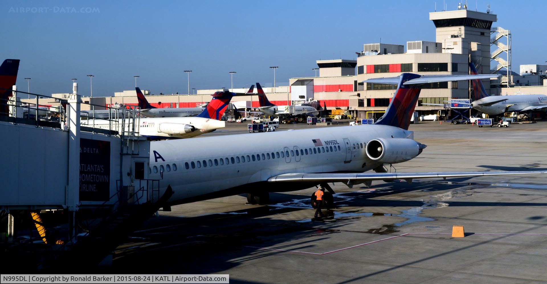 N995DL, 1991 McDonnell Douglas MD-88 C/N 53362, At the gate Atlanta