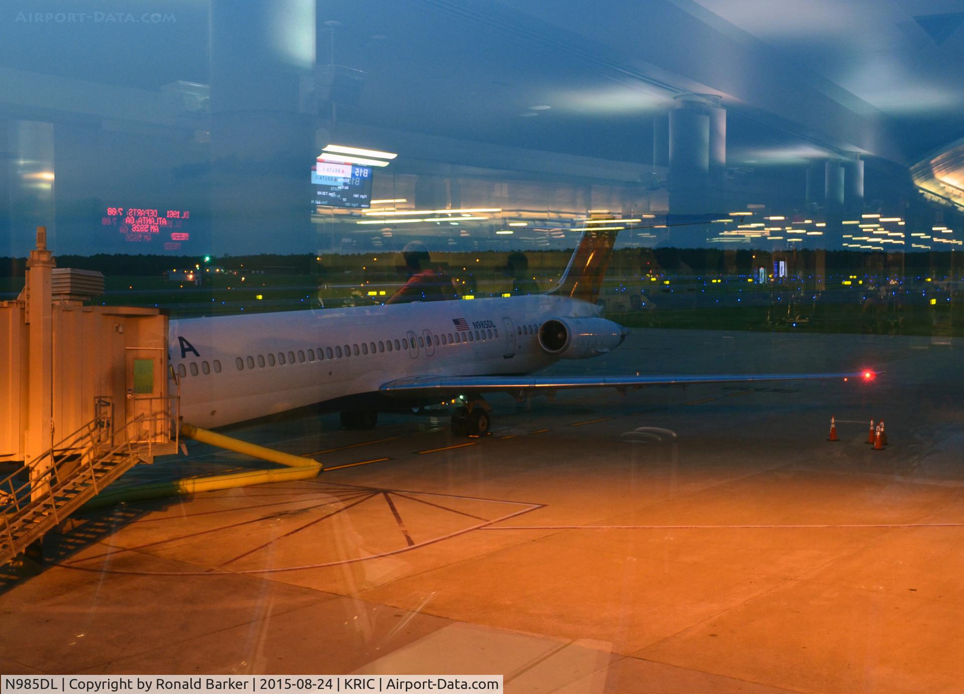 N985DL, 1991 McDonnell Douglas MD-88 C/N 53312, At the gate Richmond