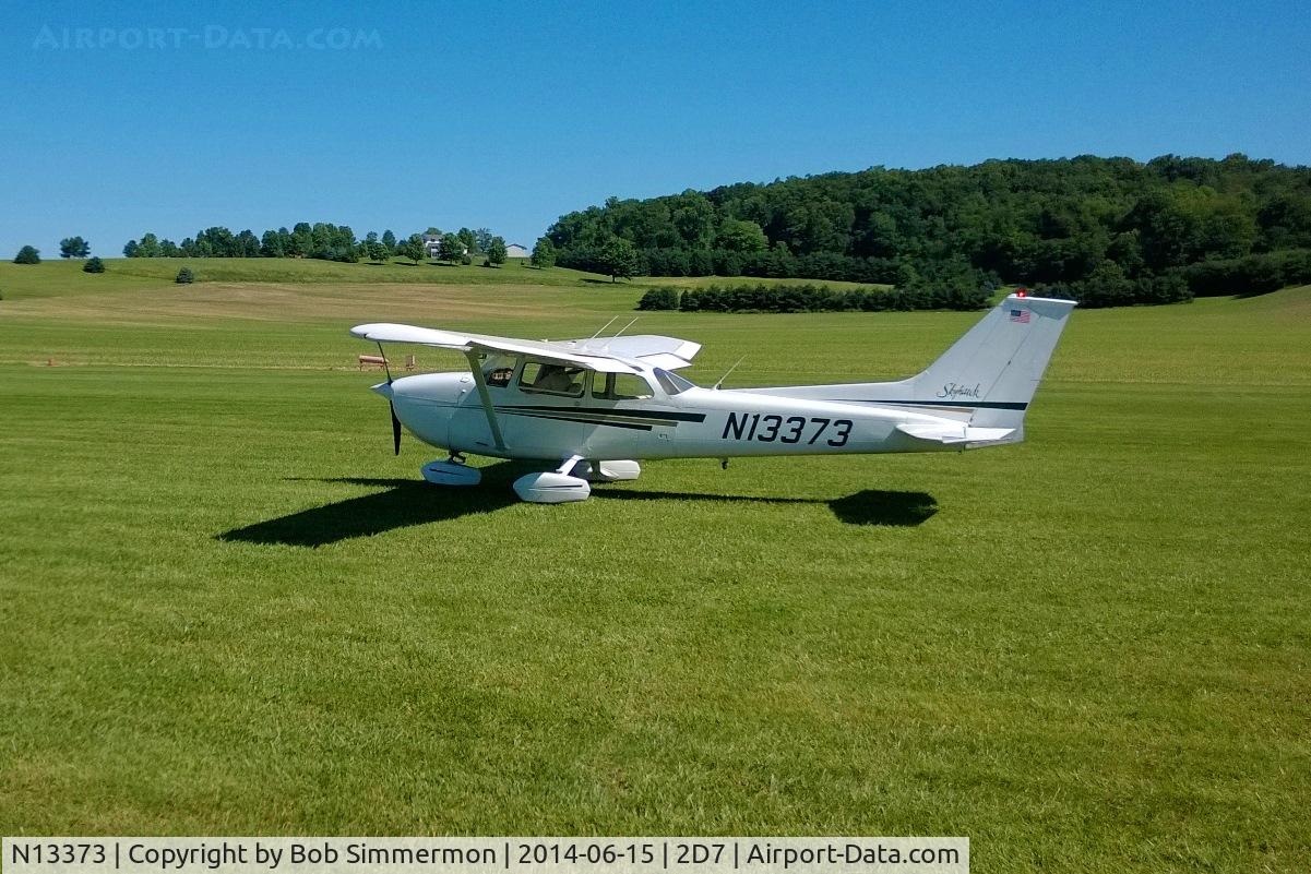 N13373, 1973 Cessna 172M C/N 17262709, Father's Day fly-in at Beach City, Ohio
