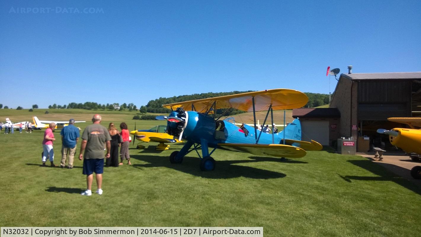 N32032, 1941 Waco UPF-7 C/N 5663, Father's Day fly-in at Beach City, Ohio