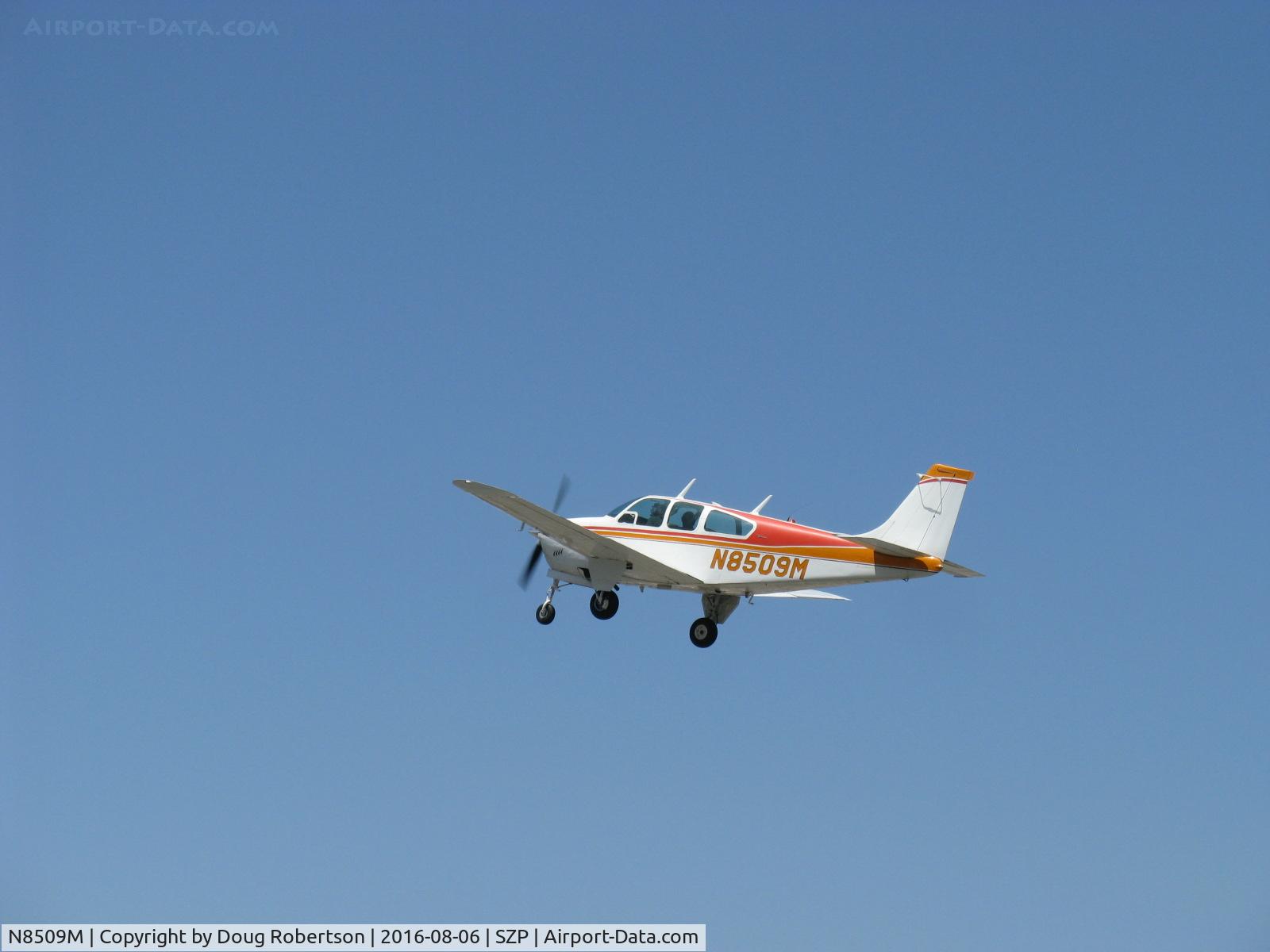 N8509M, 1963 Beech 35-B33 Debonair C/N CD-626, 1963 Beech 35-B33 DEBONAIR, Continental IO-470-J 225 Hp, takeoff climb Rwy 22