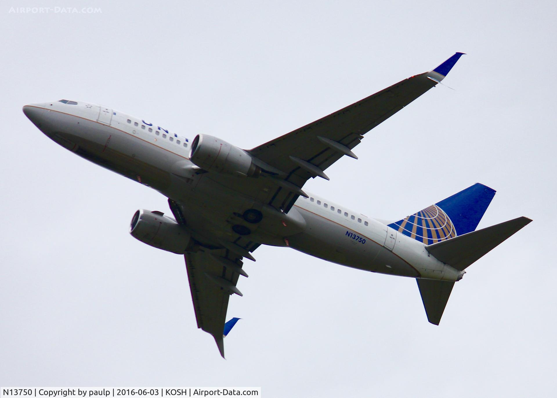 N13750, 1999 Boeing 737-724 C/N 28941, At Shreveport Regional.