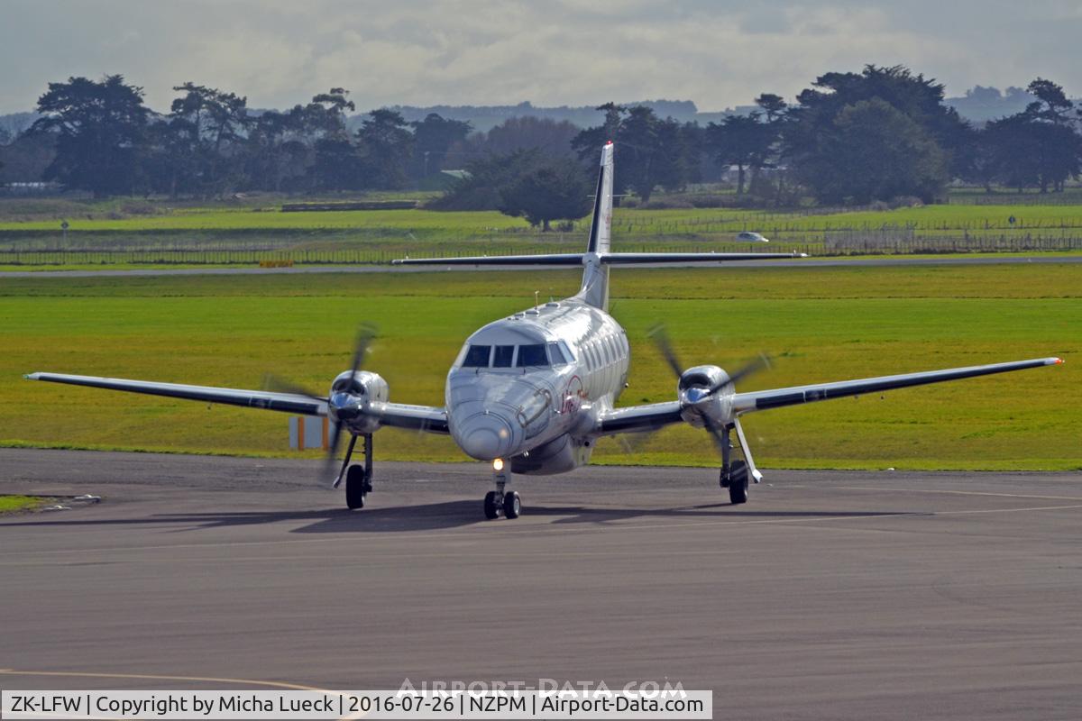 ZK-LFW, 1992 British Aerospace BAe-3201 Jetstream 32 C/N 976, At Palmerston North