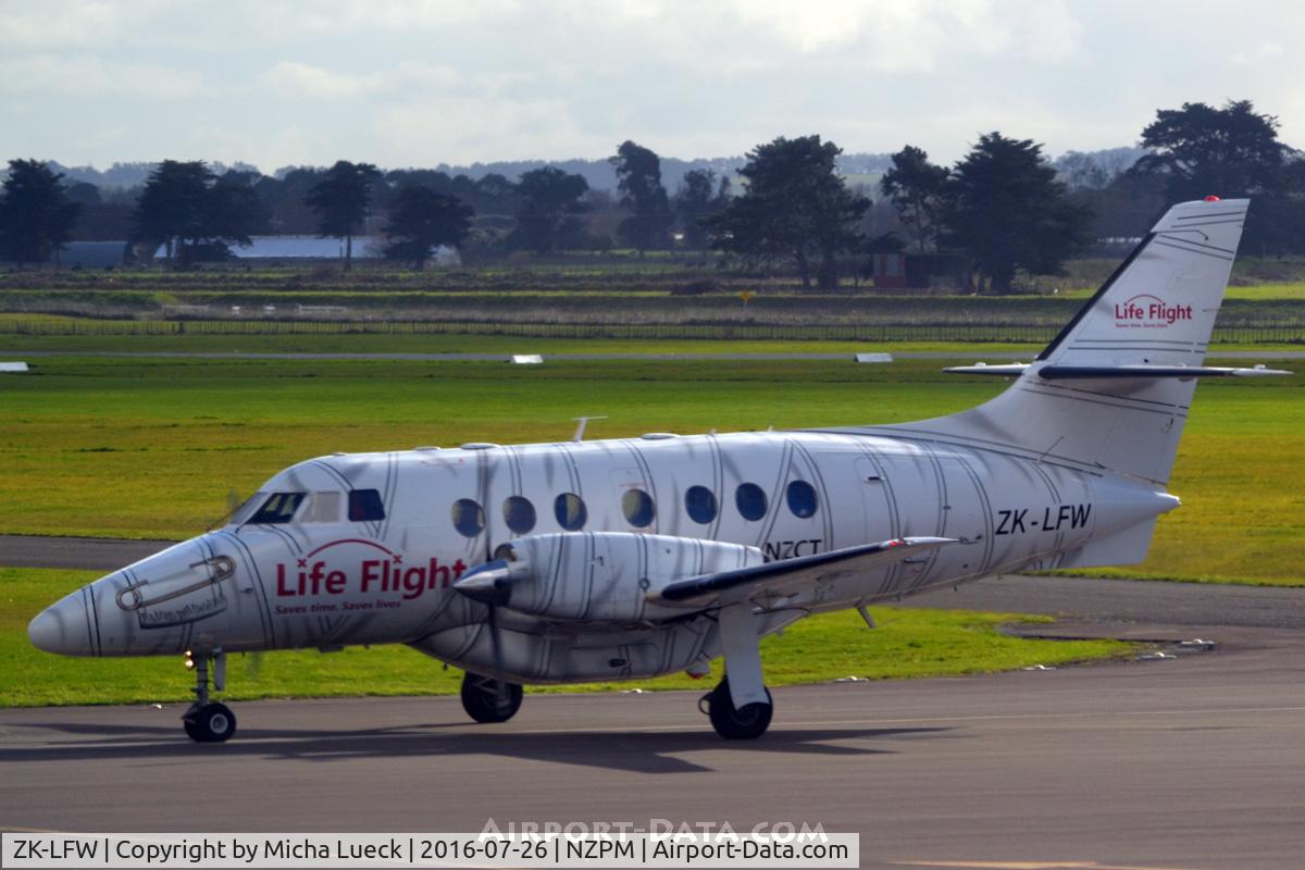 ZK-LFW, 1992 British Aerospace BAe-3201 Jetstream 32 C/N 976, At Palmerston North