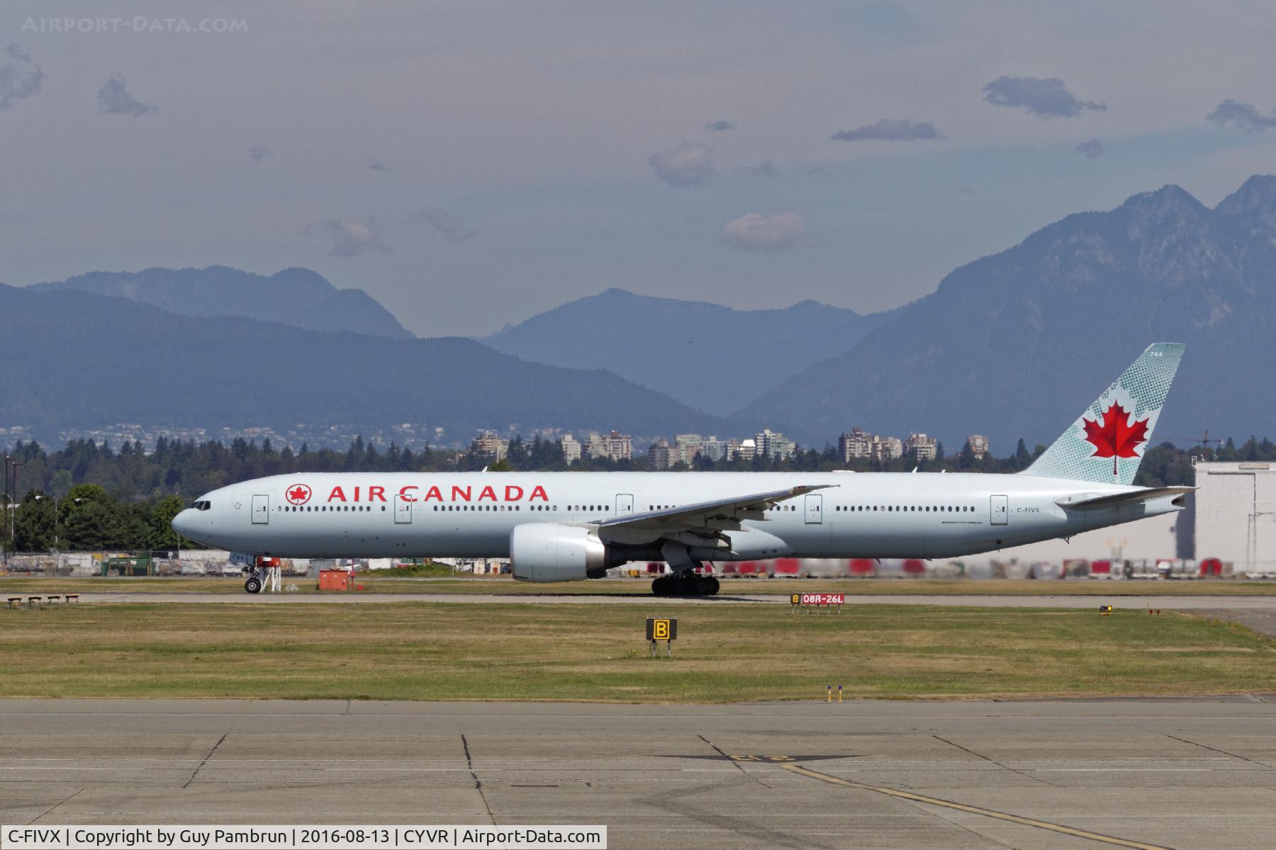 C-FIVX, 2013 Boeing 777-333/ER C/N 42219, Departing