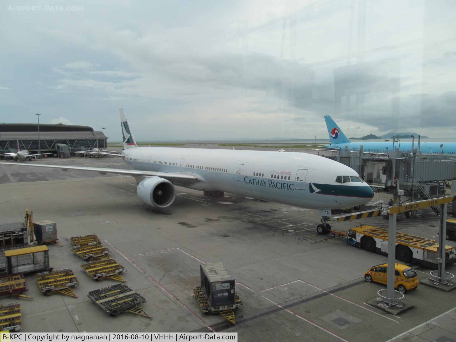 B-KPC, 2007 Boeing 777-367/ER C/N 34432, at cathay base