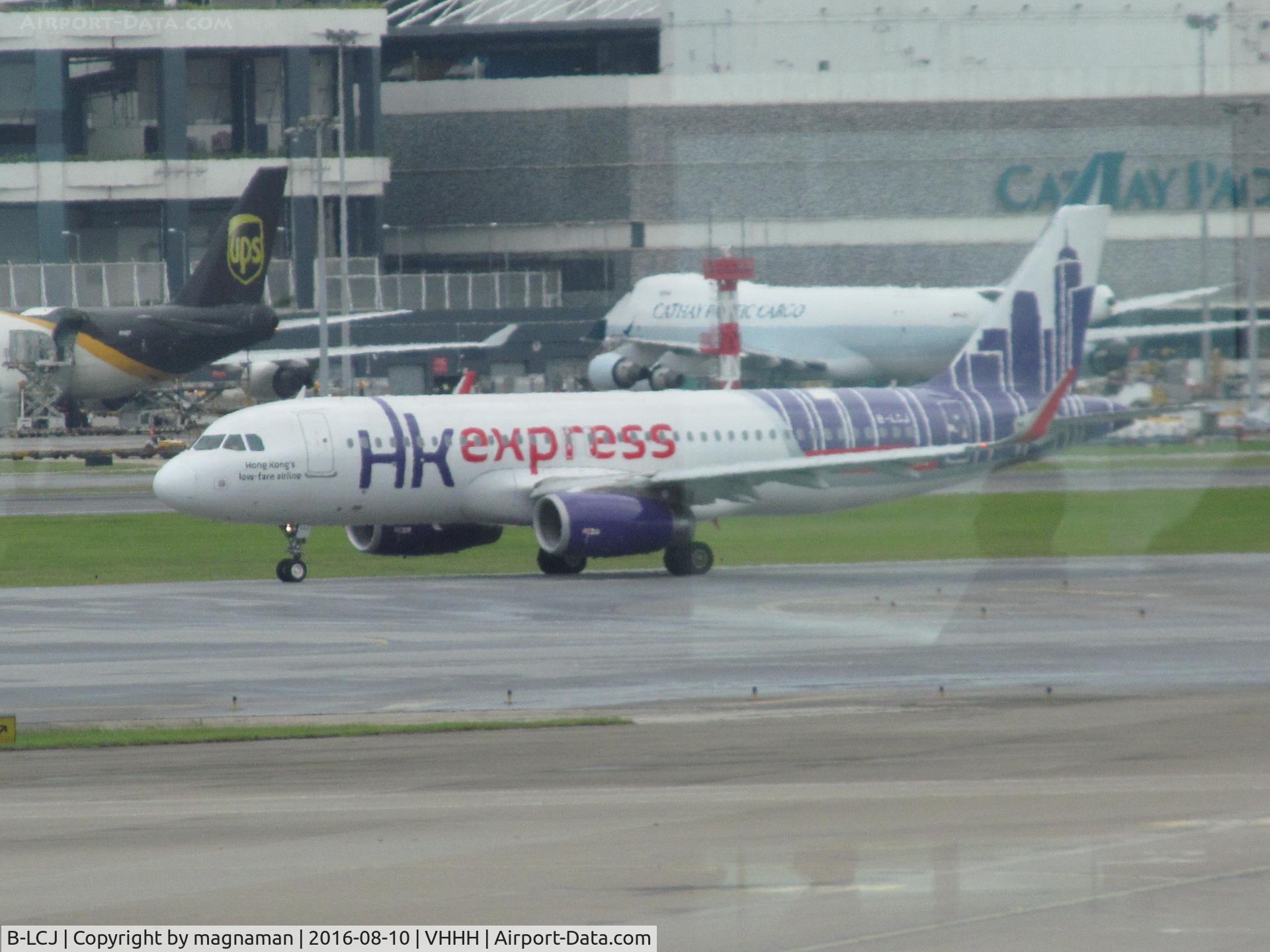 B-LCJ, 2013 Airbus A320-232 C/N 5685, these park at poor locations for photos at VHHH