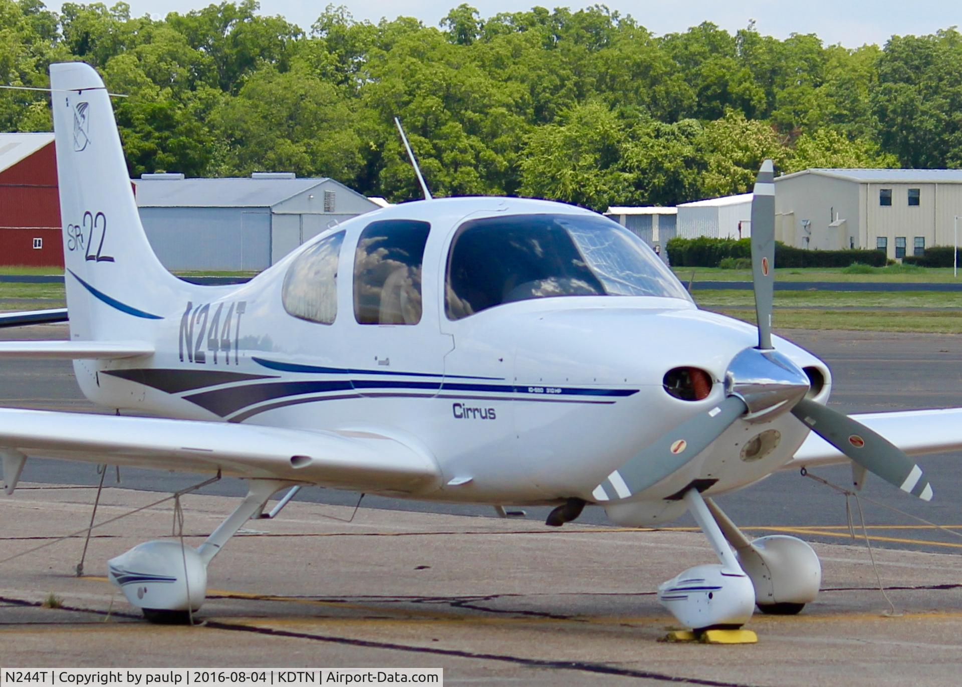 N244T, 2001 Cirrus SR22 C/N 0045, At Downtown Shreveport.
