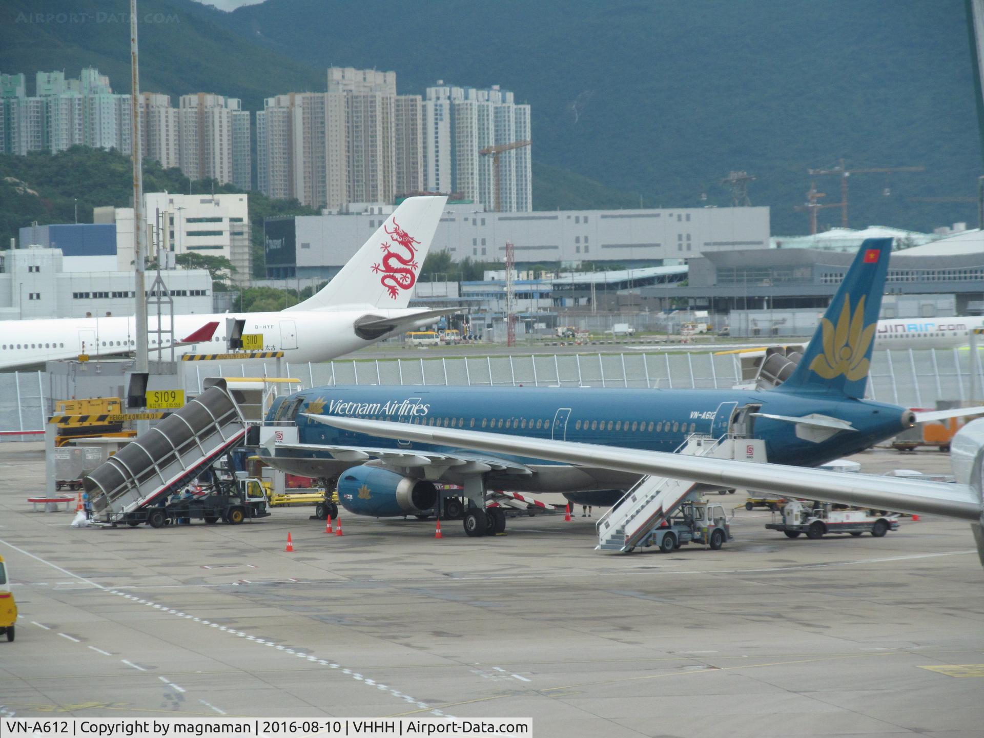 VN-A612, 2014 Airbus A321-231 C/N 6344, on stand at HKG
