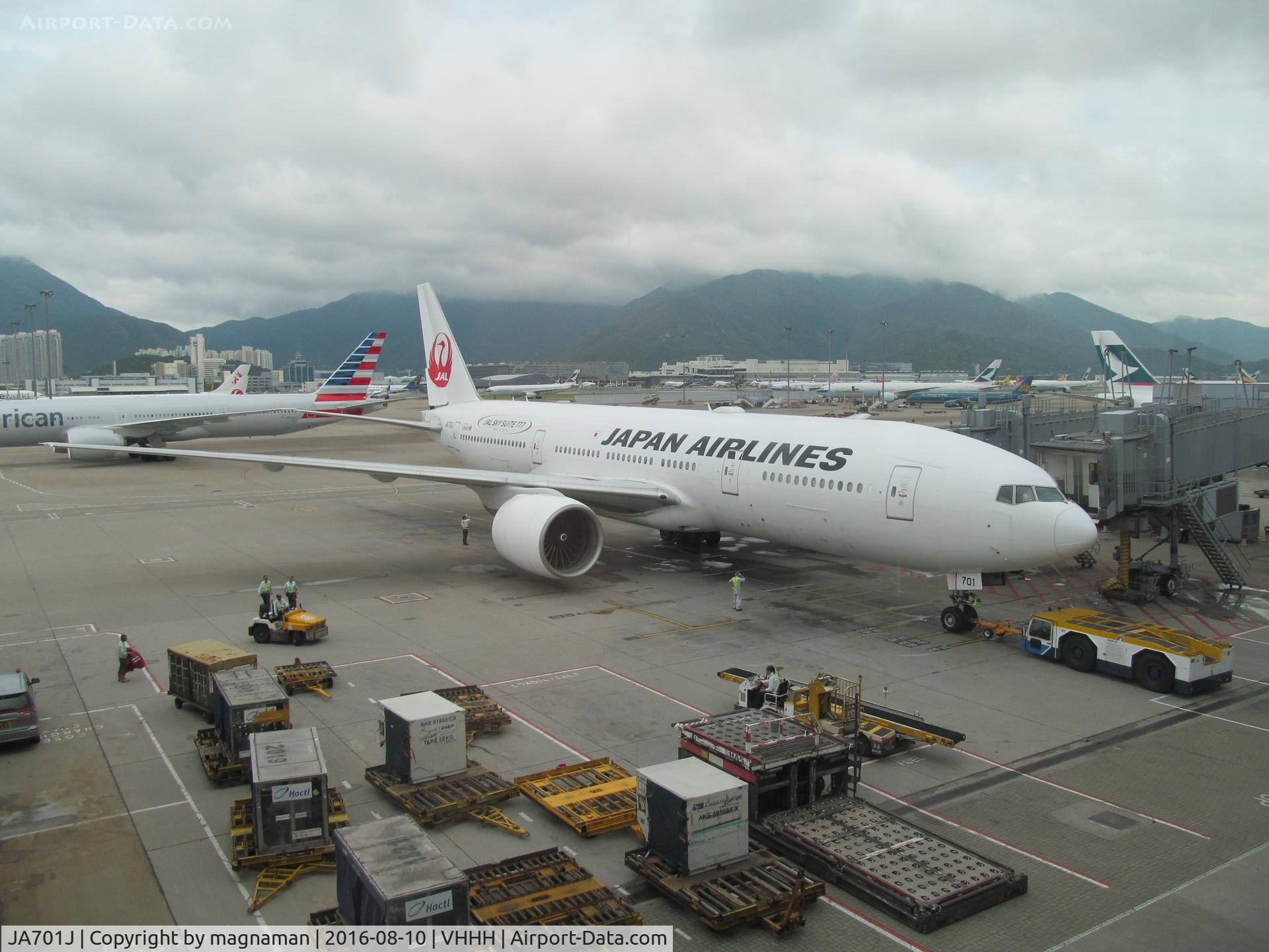 JA701J, 2002 Boeing 777-246/ER C/N 32889, at vhhh
