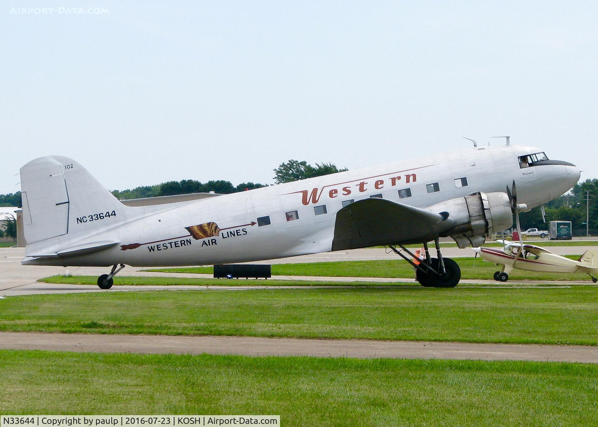 N33644, 1941 Douglas DC-3A-197E C/N 4123, AirVenture 2016.