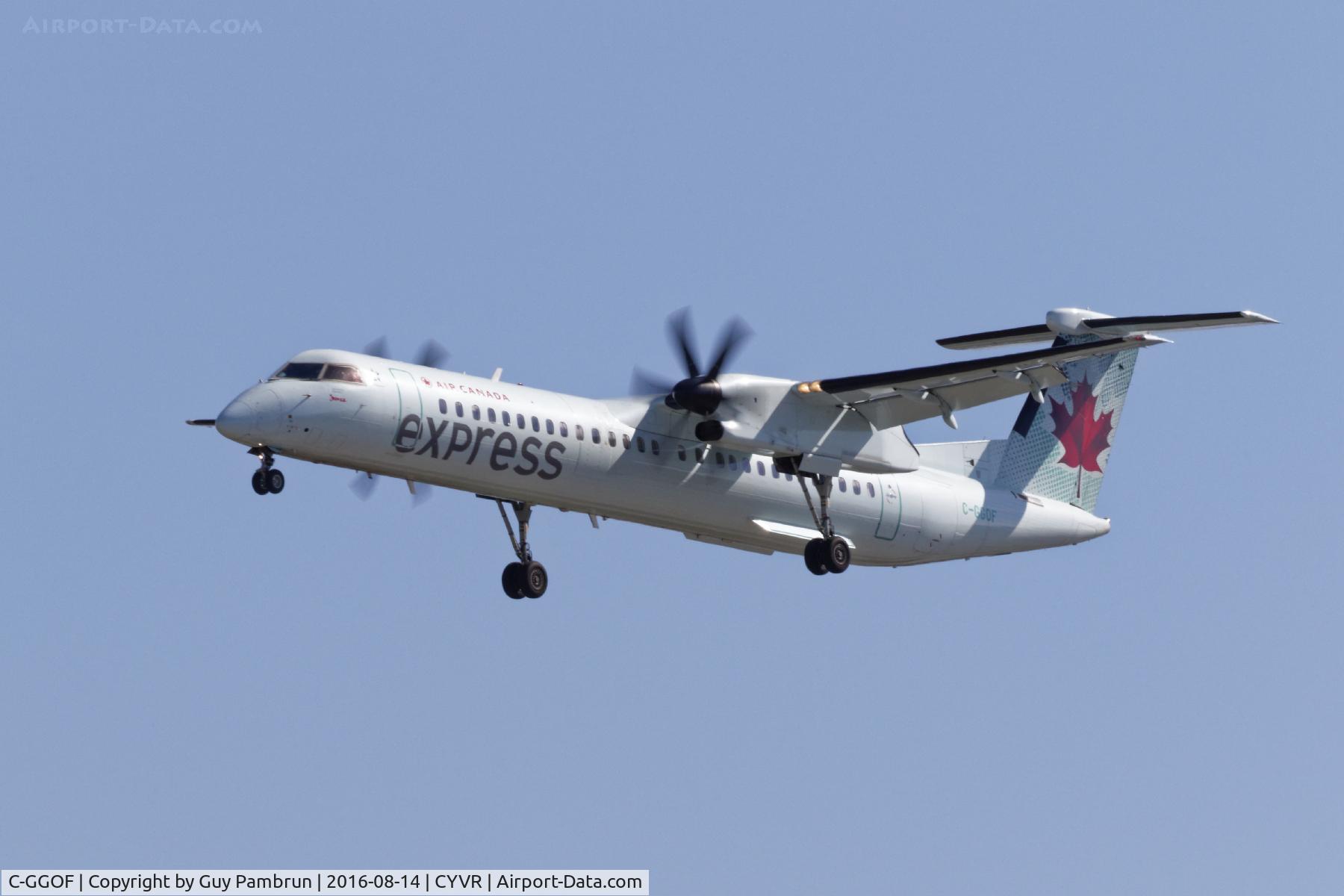 C-GGOF, 2011 De Havilland Canada DHC-8-402 Dash 8 C/N 4383, Landing
