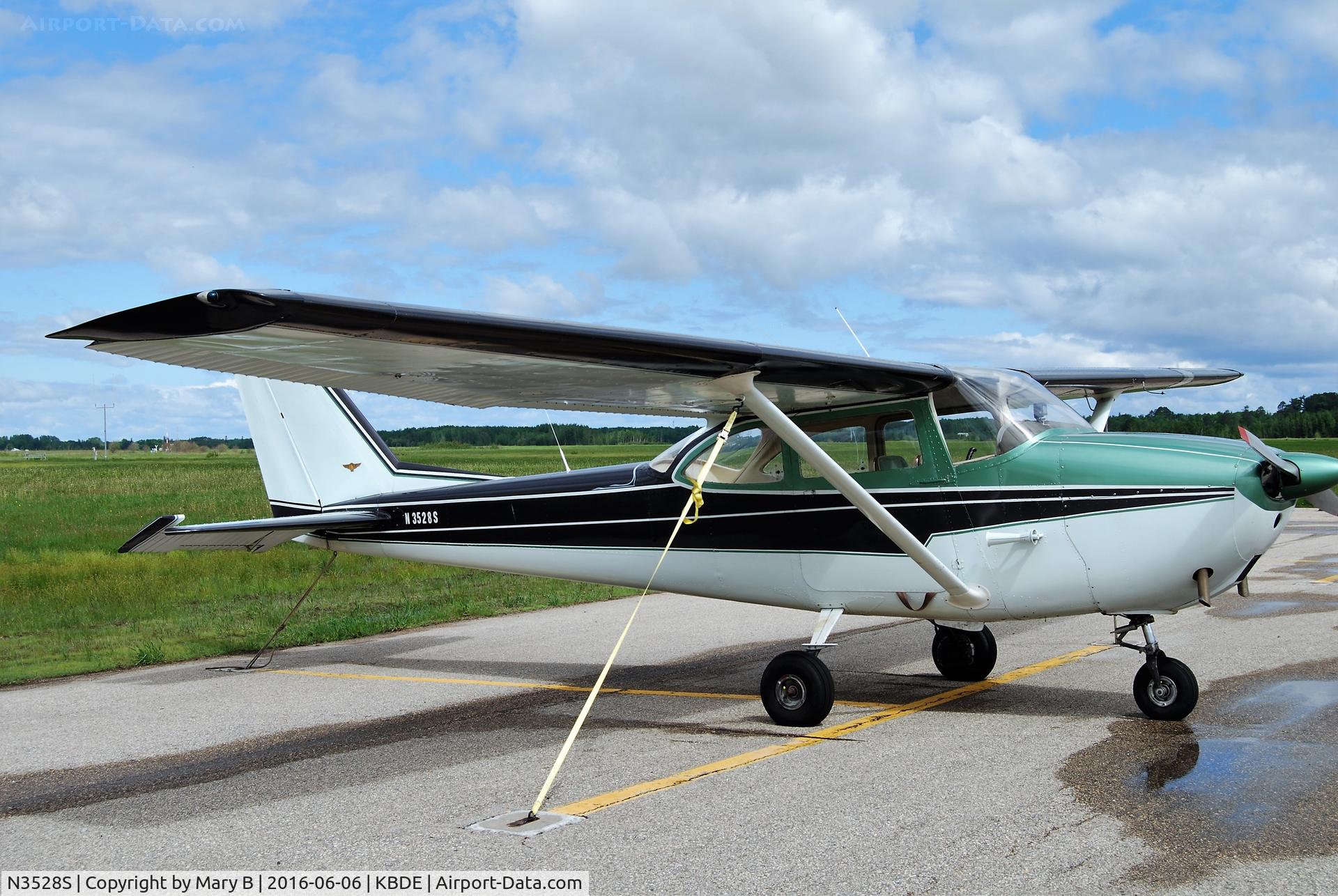 N3528S, 1963 Cessna 172E C/N 17250728, Parked at Baudette International Airport