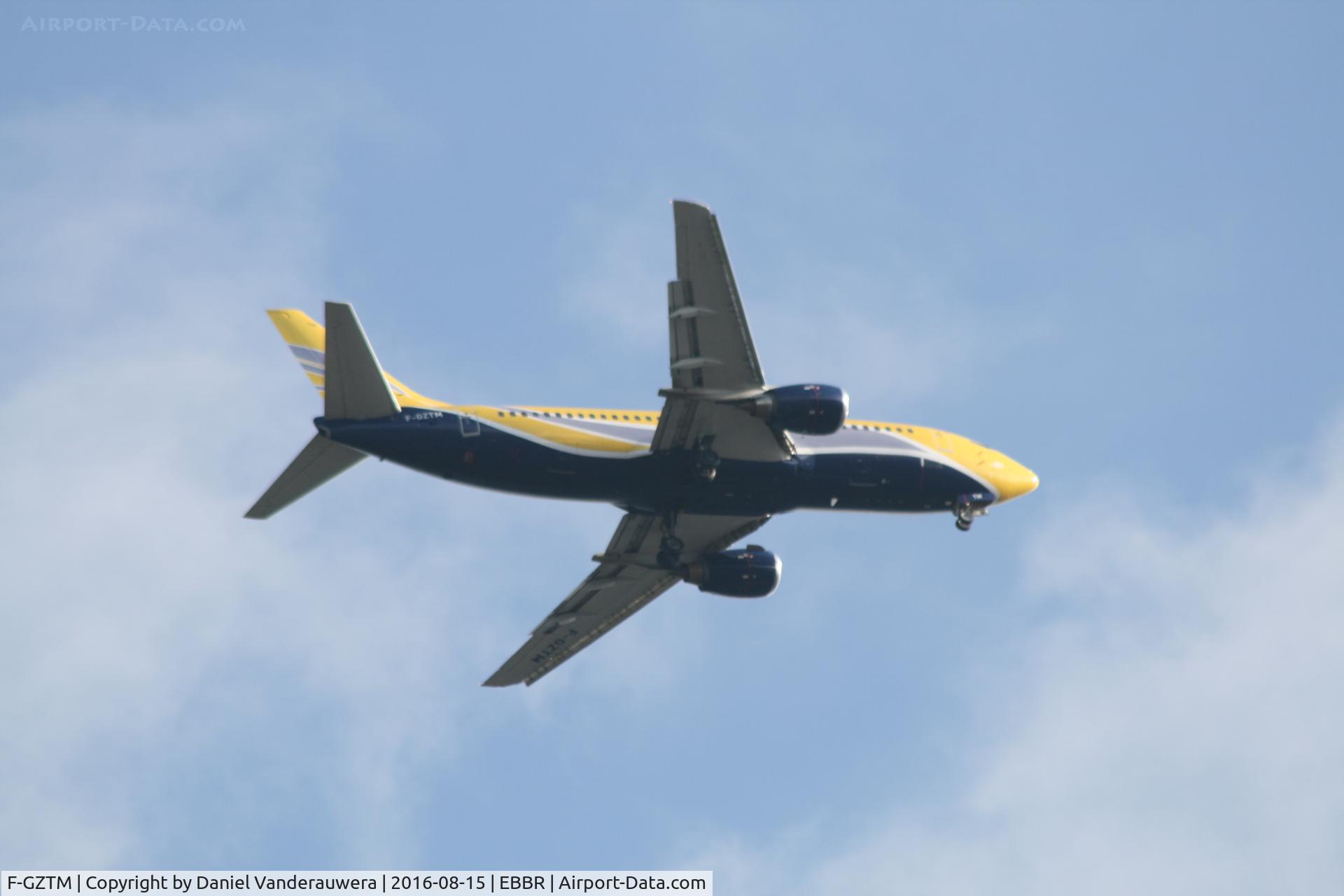 F-GZTM, 1989 Boeing 737-3B3QC C/N 24387, Flight SN3628 on approach to RWY 07L