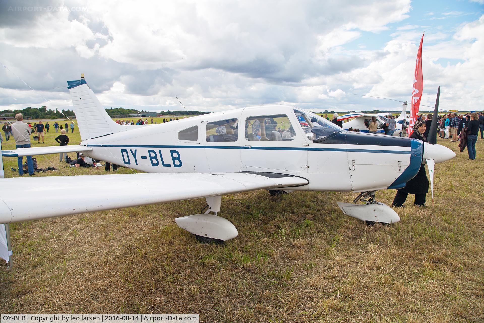 OY-BLB, 1975 Piper PA-28-151 Cherokee Warrior C/N 28-7515420, Vaerloese 14.8.16