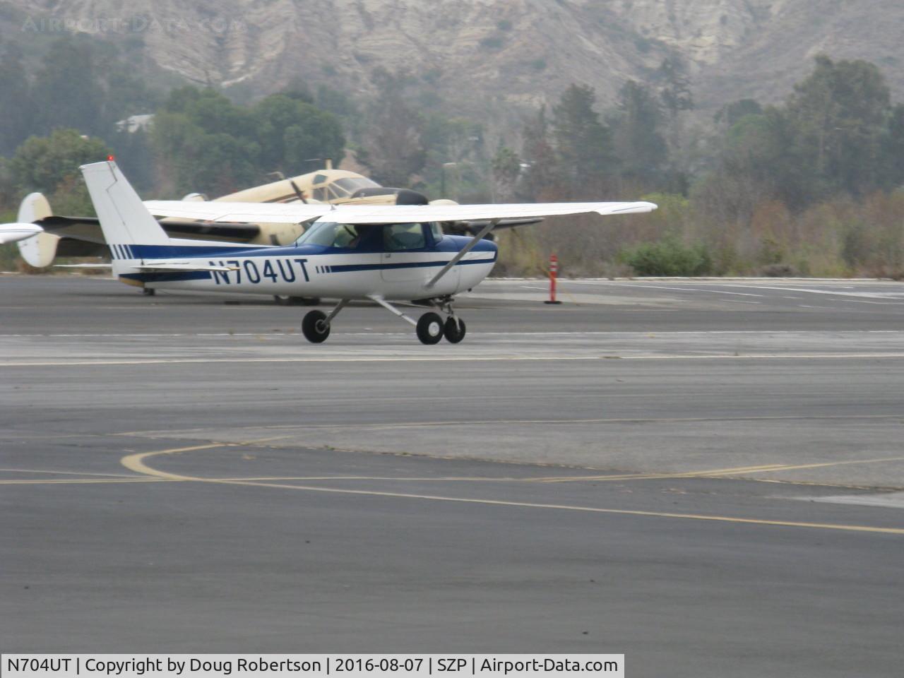 N704UT, 1976 Cessna 150M C/N 15078891, 1976 Cessna 150M, Continental O-200 100 Hp, foggy but flyable, takeoff roll Rwy 22