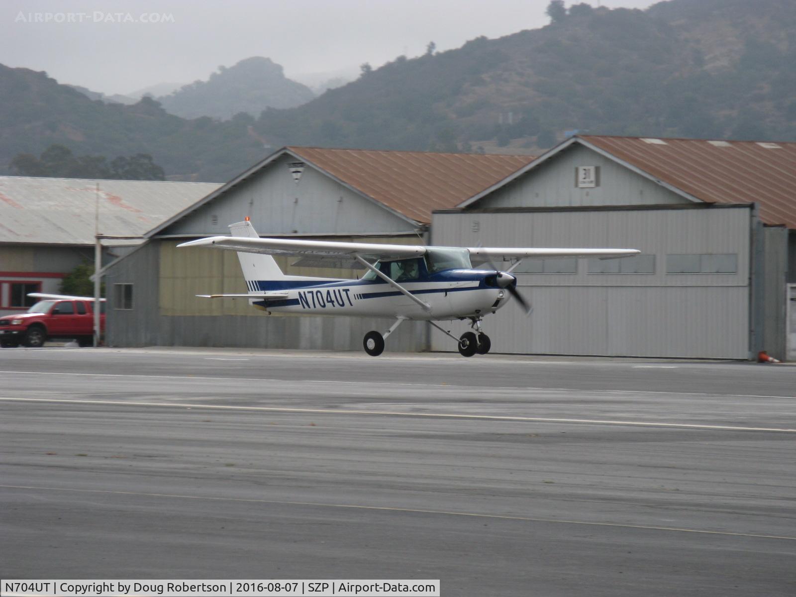 N704UT, 1976 Cessna 150M C/N 15078891, 1976 Cessna 150M, Continental O-200 100 Hp, landing Rwy 22