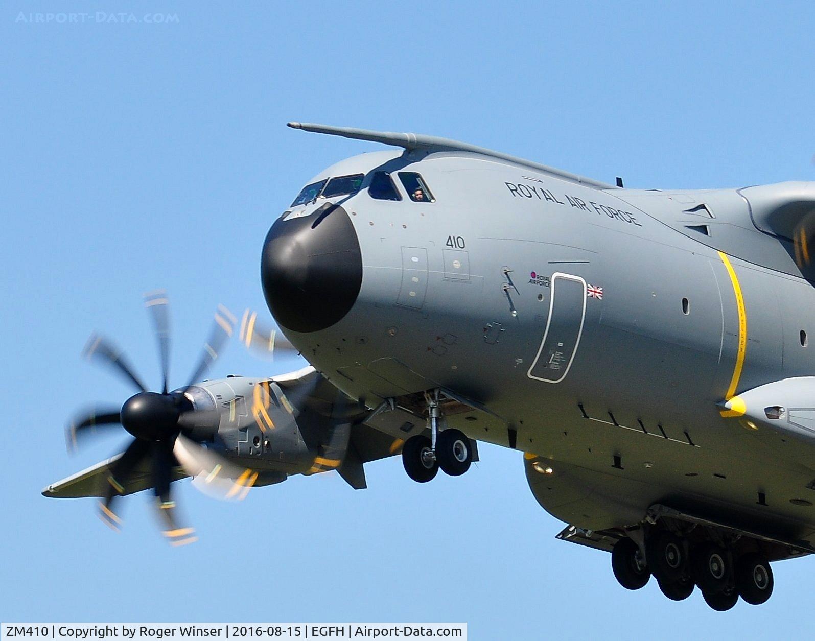 ZM410, 2016 Airbus A400M-180 Atlas C.1 C/N 038, Low flypast over Runway 22 by RAF Atlas C.1 aircraft coded 410 of the Brize Norton Transport Wing.
