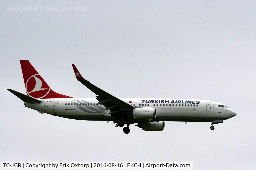TC-JGR, 2006 Boeing 737-8F2 C/N 34415, TC-JGR landing rw 04L