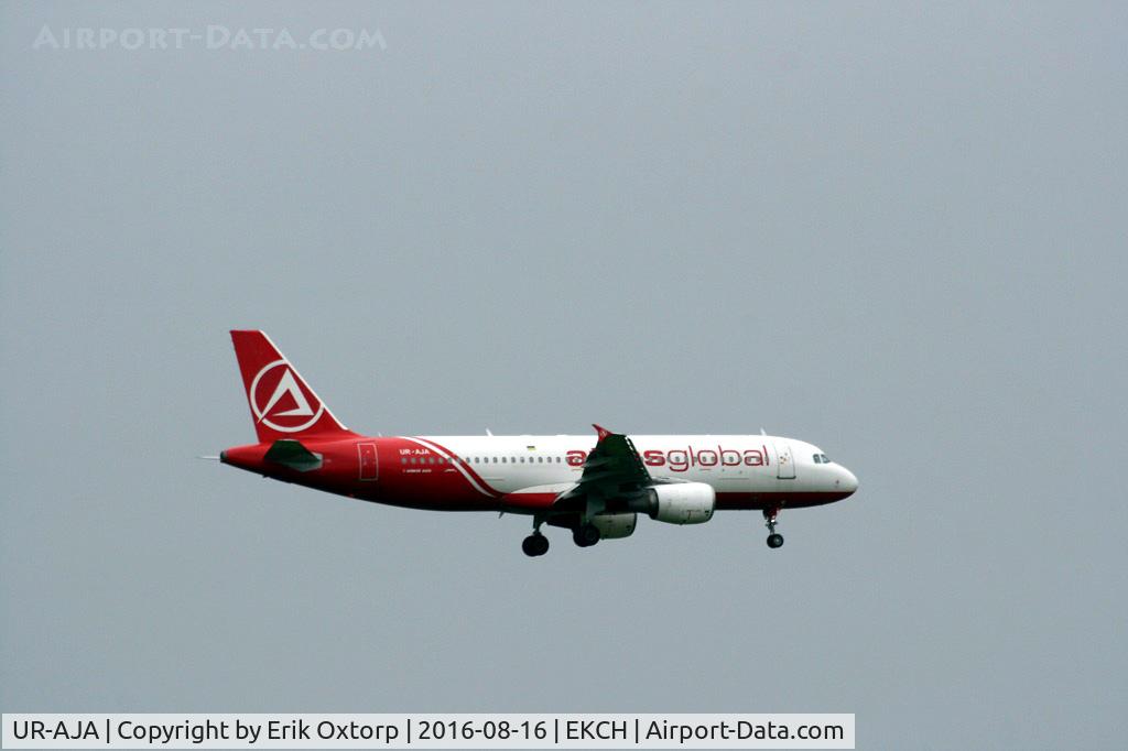 UR-AJA, 2000 Airbus A320-214 C/N 1213, UR-AJA landing rw 04L