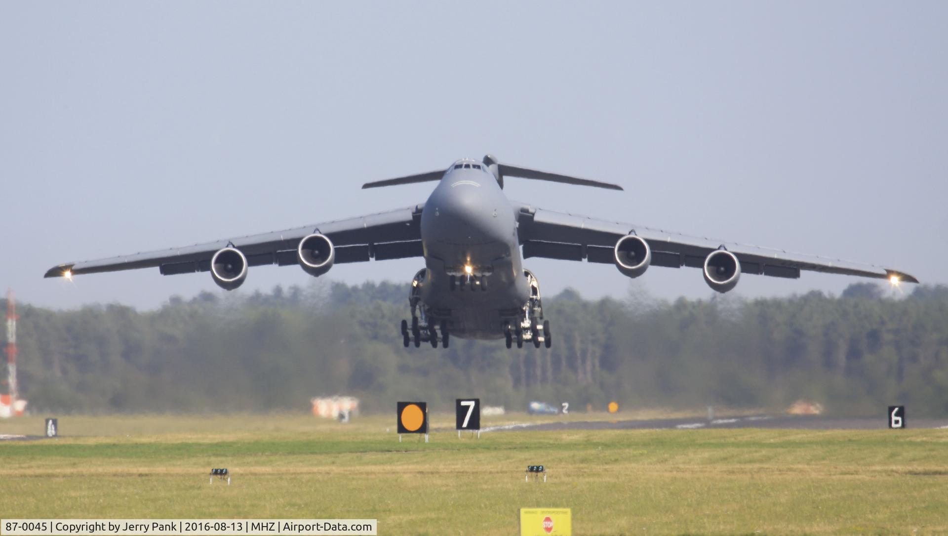 87-0045, 2005 Lockheed C-5M Super Galaxy C/N 500-0131, 2005 Lockheed C-5M Super Galaxy taking off from Mildenhall