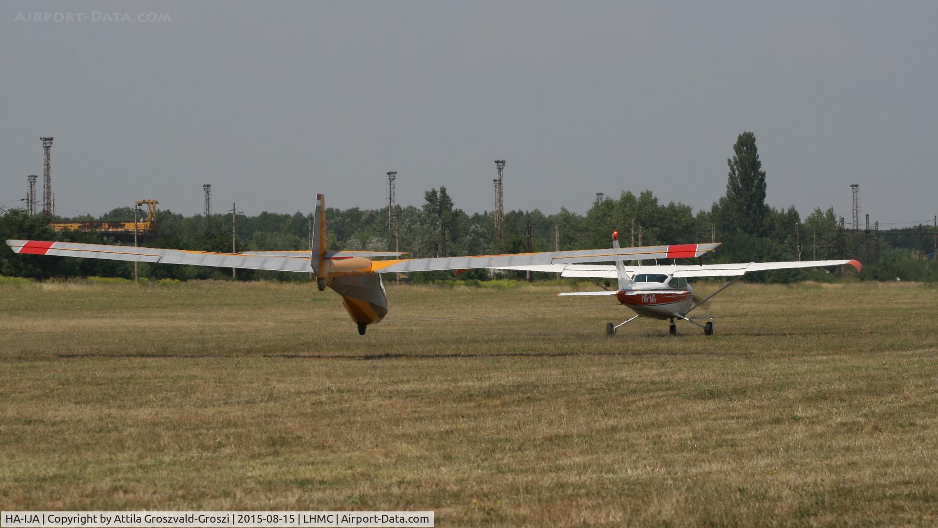HA-IJA, 1972 Cessna 182P Skylane Skylane C/N 18261398, Miskolc Airport, Hungary - Airshow 2015 - The HA-5532 R-26SU Gobe glider towing