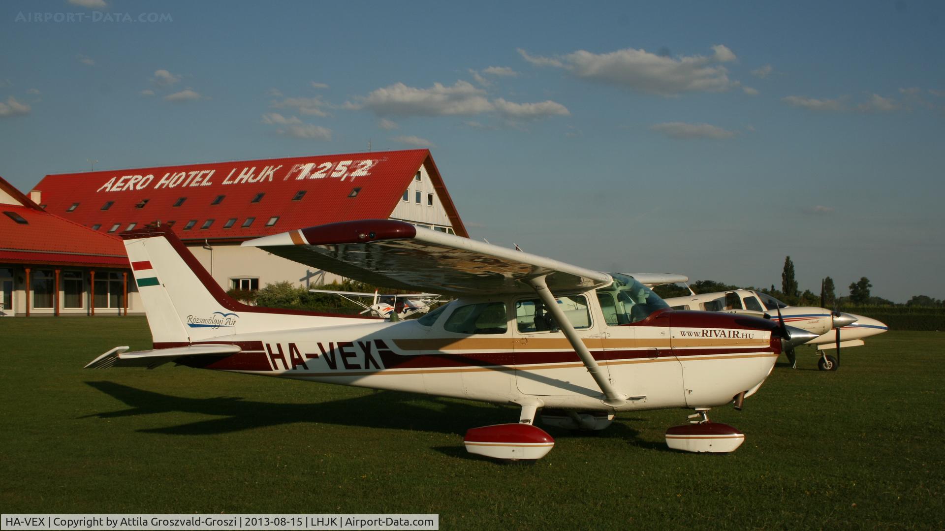 HA-VEX, Cessna 172N C/N 17273261, Jakabszállás Airport, Hungary
