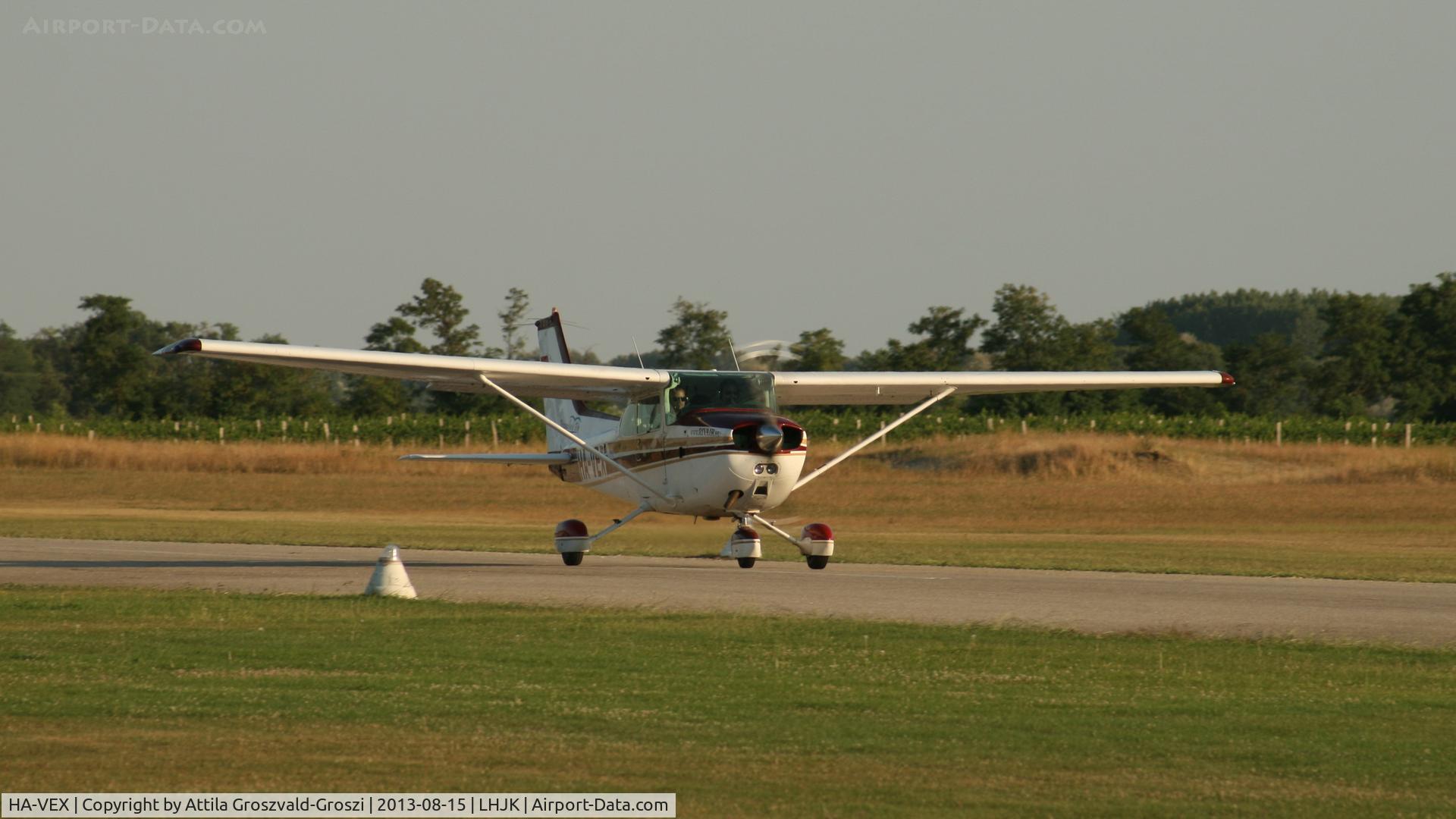 HA-VEX, Cessna 172N C/N 17273261, Jakabszállás Airport, Hungary