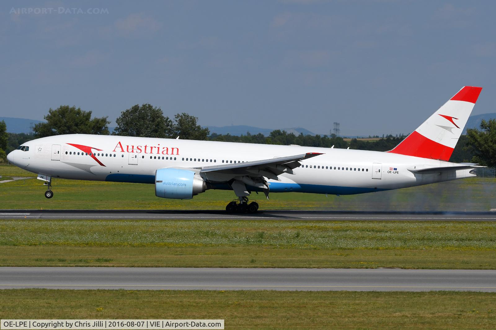 OE-LPE, 1998 Boeing 777-2Q8/ER C/N 27607, Austrian
