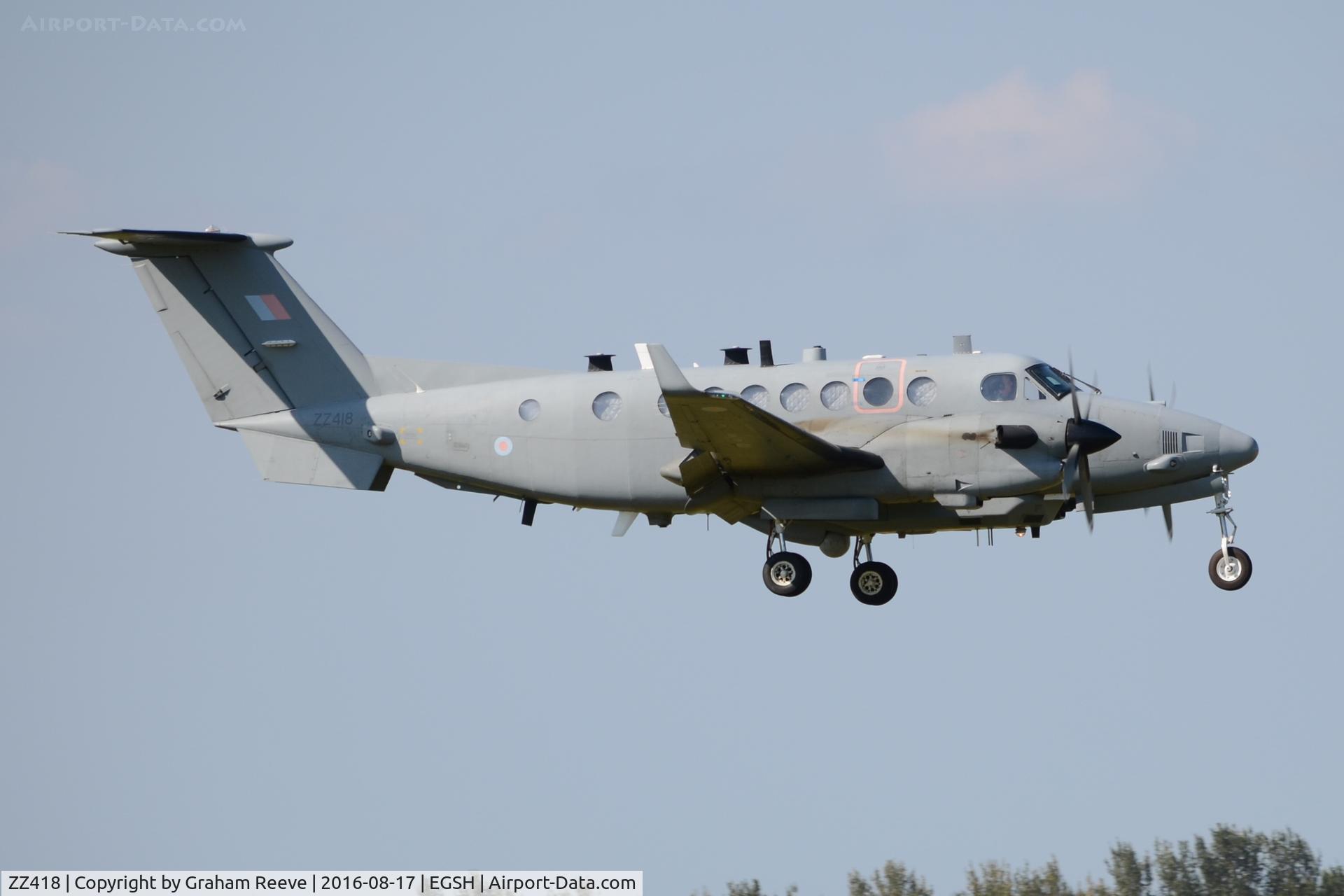 ZZ418, 2007 Beech B300C (350) Super King Air King Air C/N FM-17, On approach at Norwich.