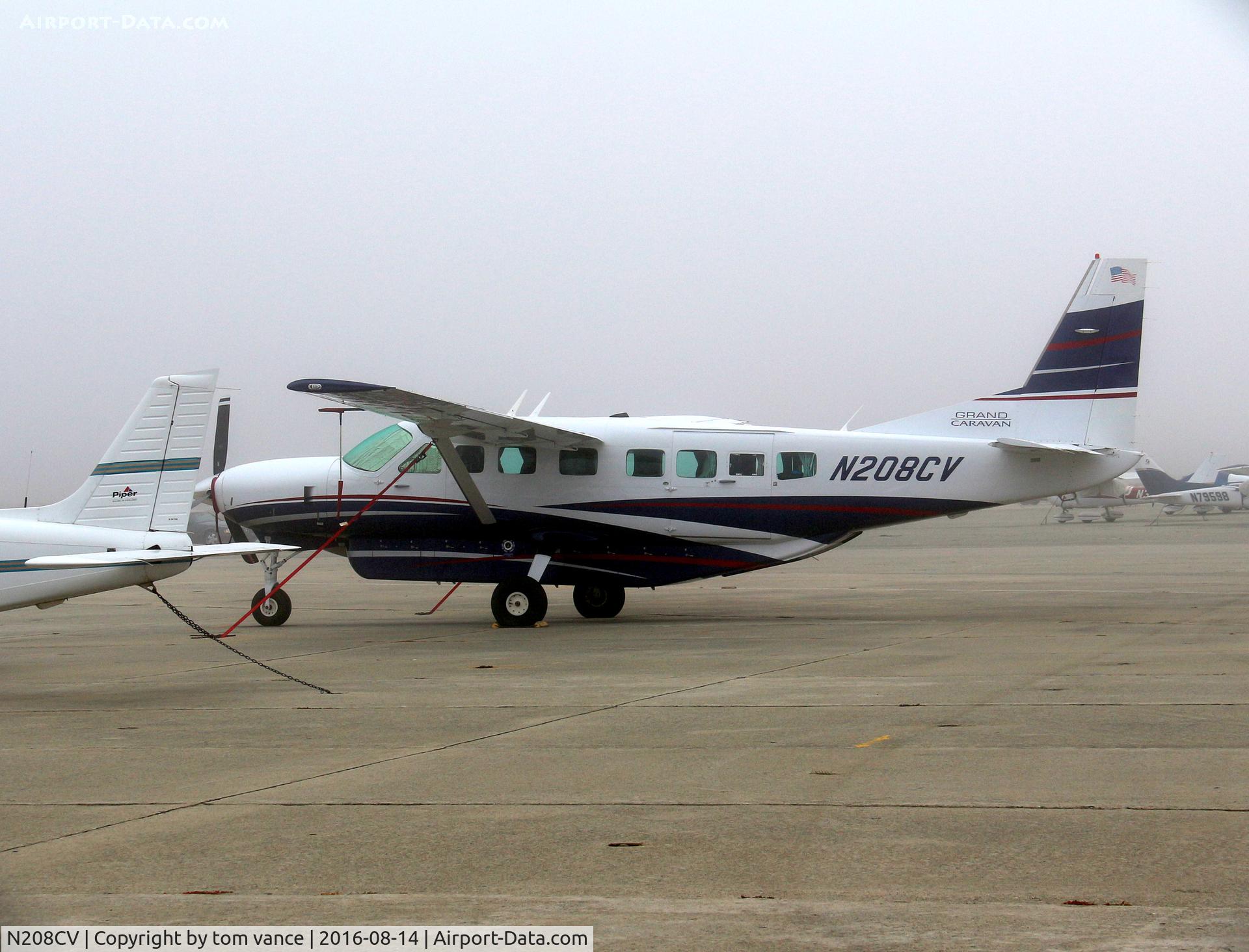 N208CV, 2008 Cessna 208B Grand Caravan C/N 208B2024, Grand caravan at sleepy Watsonville Aug 2016