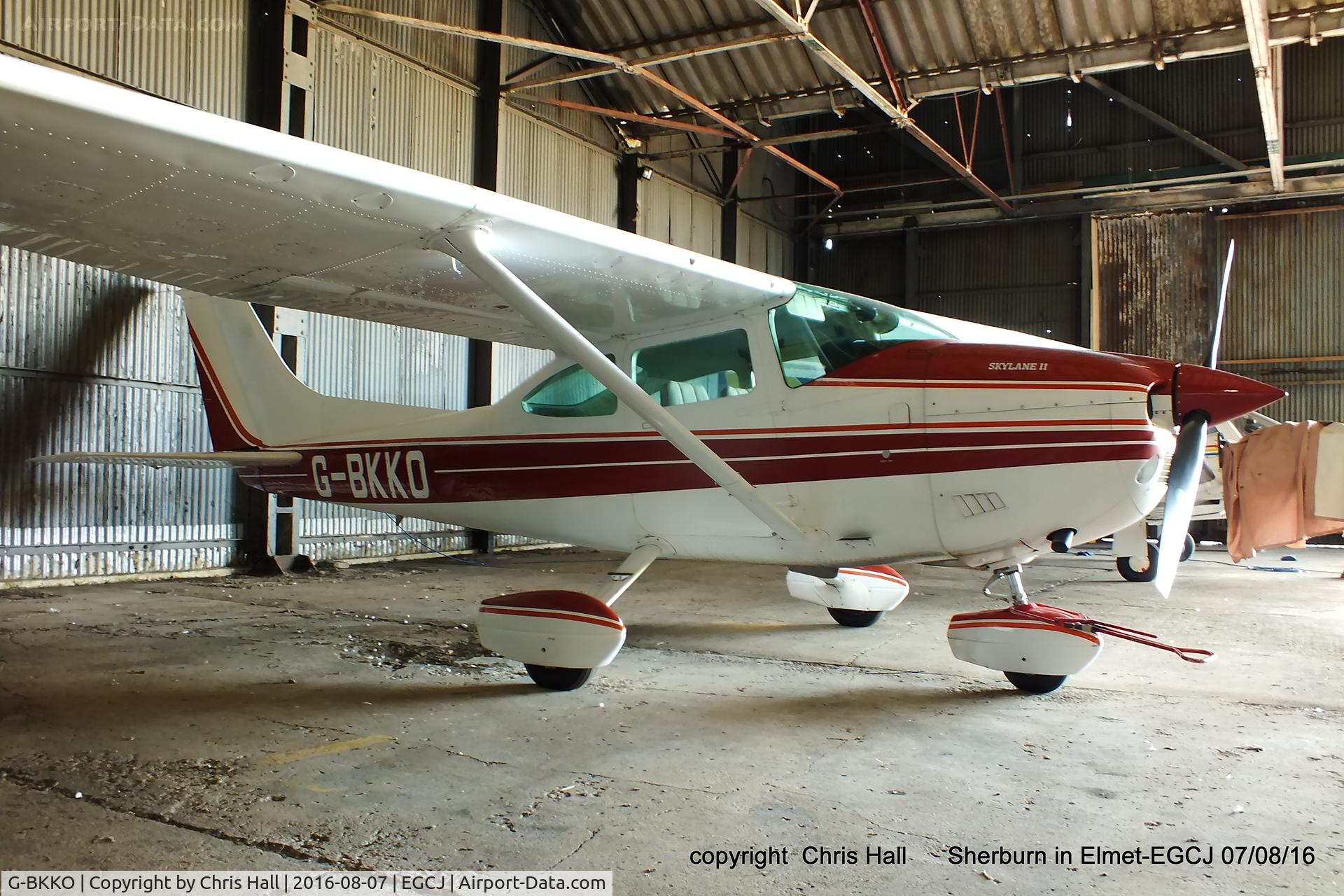 G-BKKO, 1981 Cessna 182R Skylane C/N 182-67852, at Sherburn in Elmet