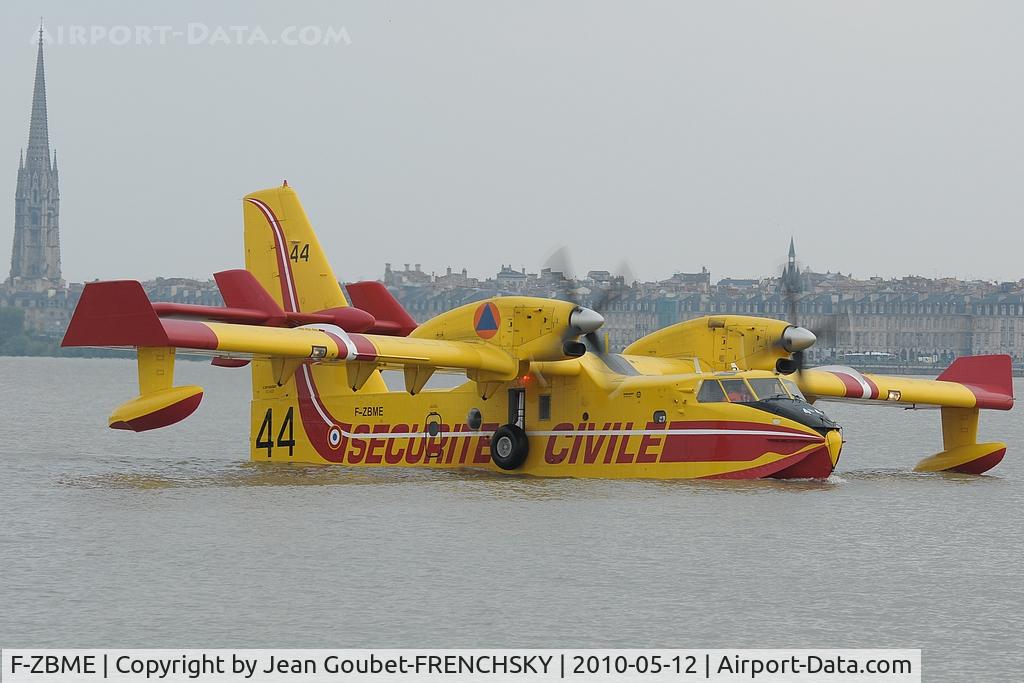 F-ZBME, 2001 Bombardier CL-415 (CL-215-6B11) C/N 2057, Pélican 44