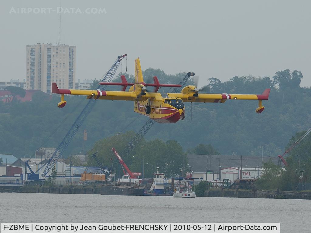 F-ZBME, 2001 Bombardier CL-415 (CL-215-6B11) C/N 2057, Pélican 44