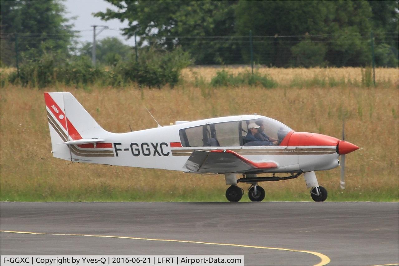 F-GGXC, Robin DR-400-120 C/N 1888, Robin DR-400-120, Taxiing, St-Brieuc-Armor airport (LFRT-SBK)