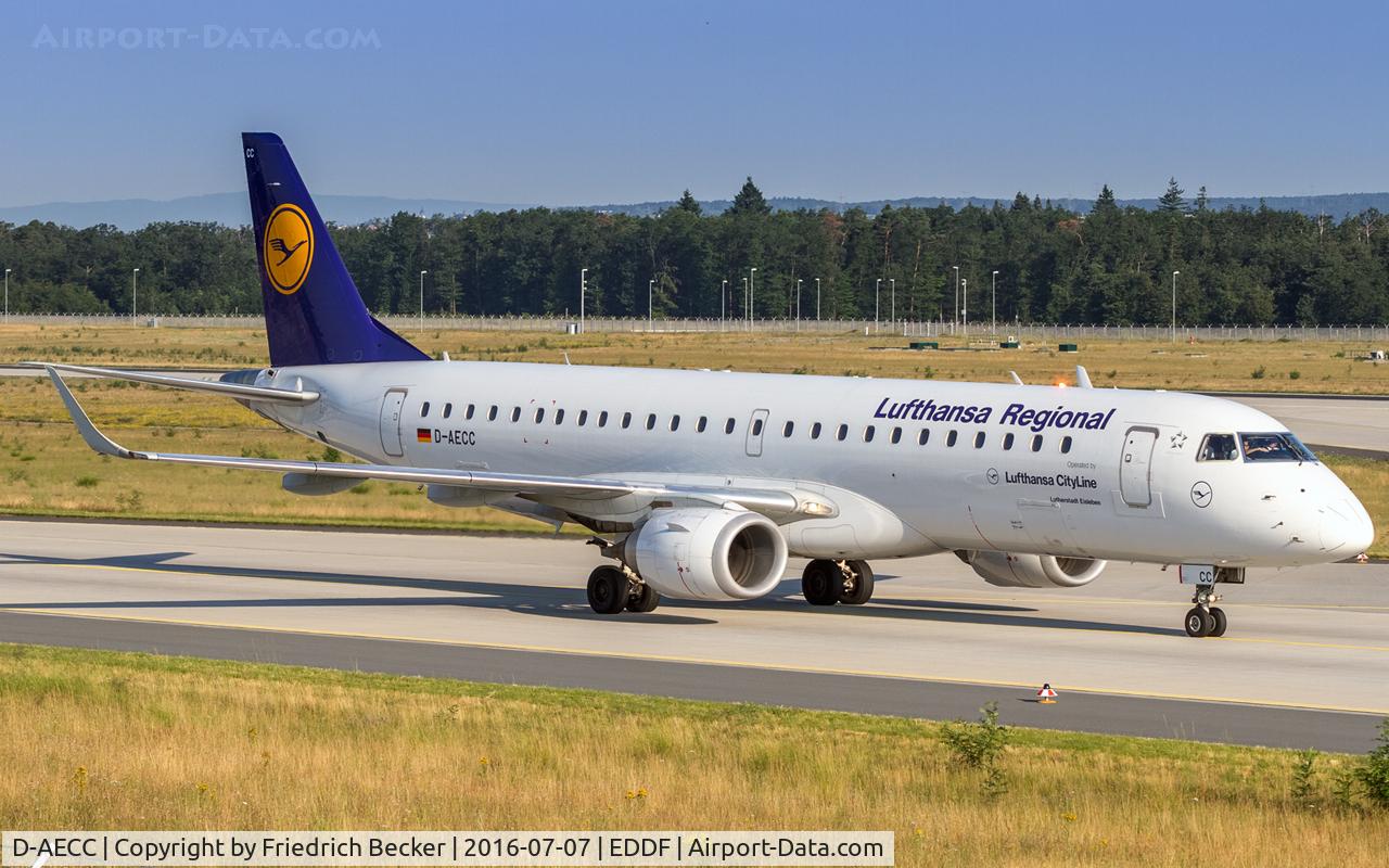 D-AECC, 2009 Embraer 190LR (ERJ-190-100LR) C/N 19000333, taxying to the gate
