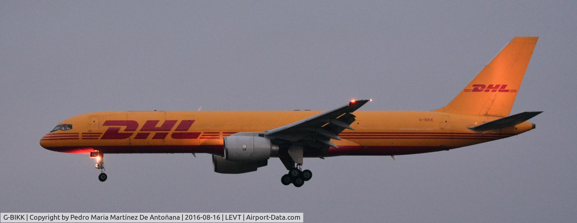 G-BIKK, 1983 Boeing 757-236/SF C/N 22182, Foronda - Vitoria-Gasteiz - España