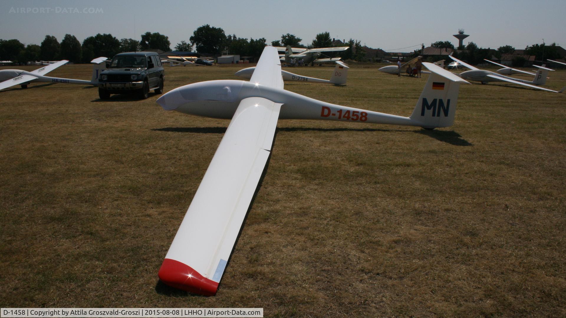 D-1458, 1979 Schempp-Hirth Mini-Nimbus C C/N 111, Hajdúszoboszló Airport, Hungary - 60. Hungary Gliding National Championship and third Civis Thermal Cup, 2015