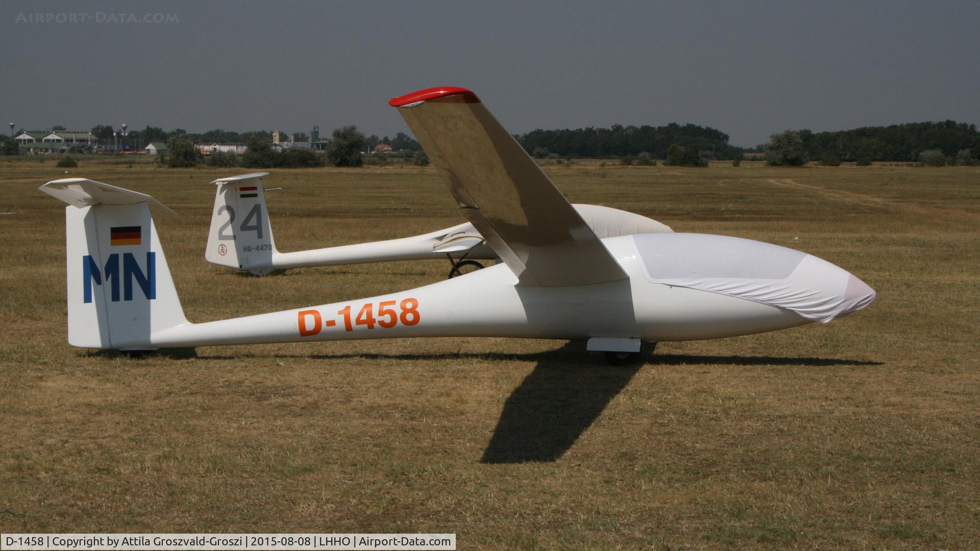 D-1458, 1979 Schempp-Hirth Mini-Nimbus C C/N 111, Hajdúszoboszló Airport, Hungary - 60. Hungary Gliding National Championship and third Civis Thermal Cup, 2015