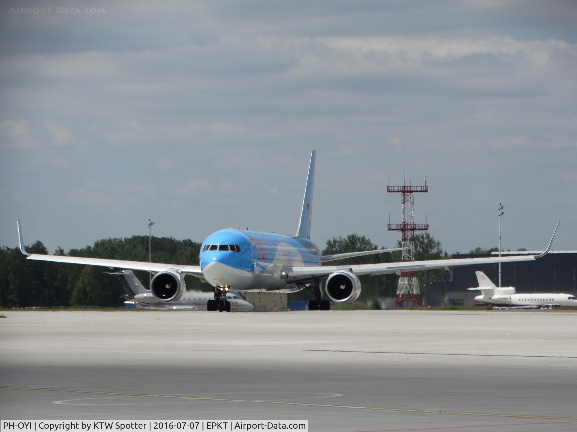 PH-OYI, 2000 Boeing 767-304/ER C/N 29138, Inaugural flight OR7697 KTW-PUJ,