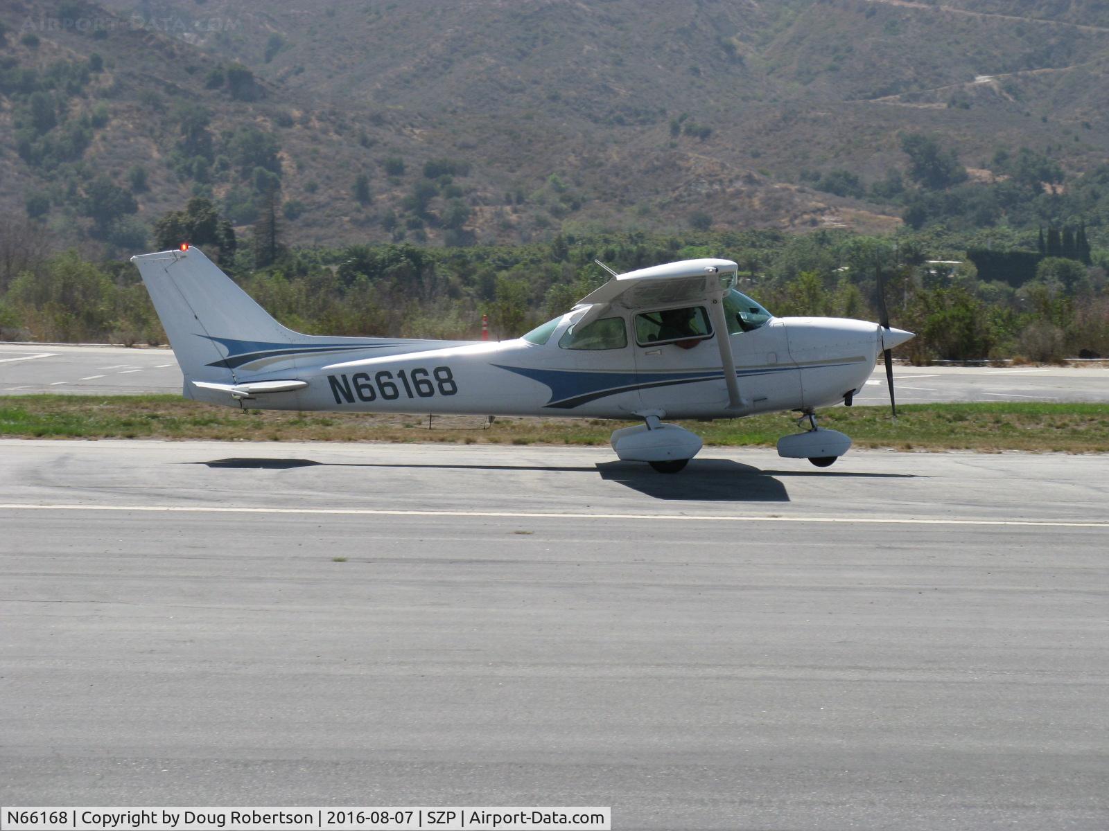 N66168, 1983 Cessna 172P C/N 17275974, 1983 Cessna 172P, Lycoming O-320-D2J 160 Hp, landing roll Rwy 22
