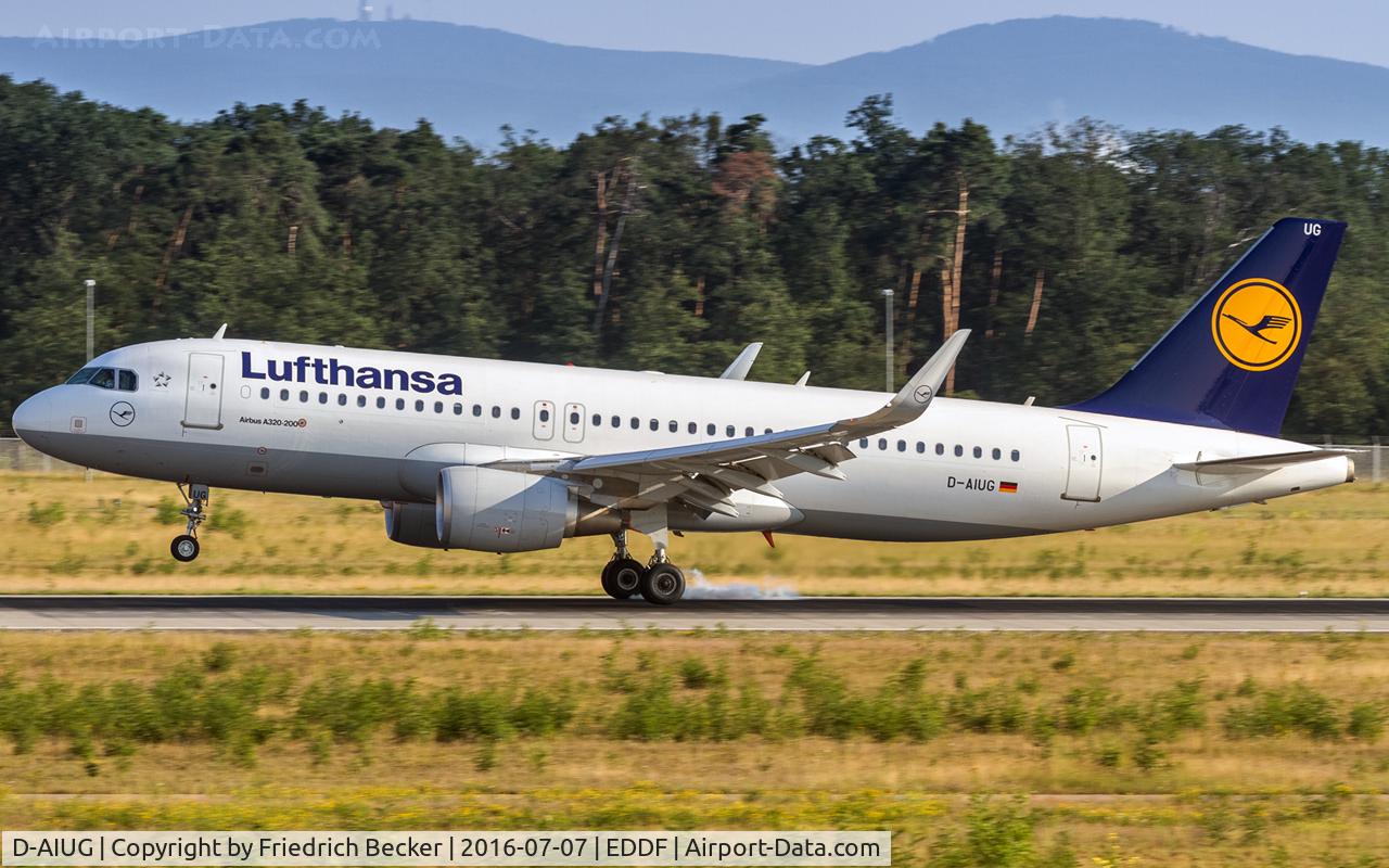 D-AIUG, 2014 Airbus A320-214 C/N 6202, touchdown on RW25R
